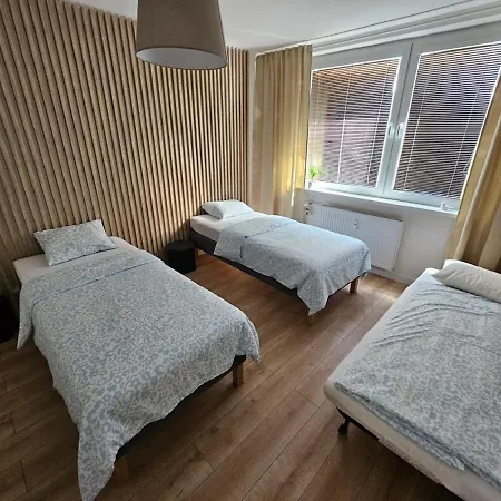 Park - Air-conditioned Apartmán *