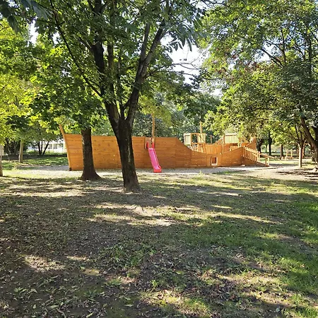 Park - Air-conditioned